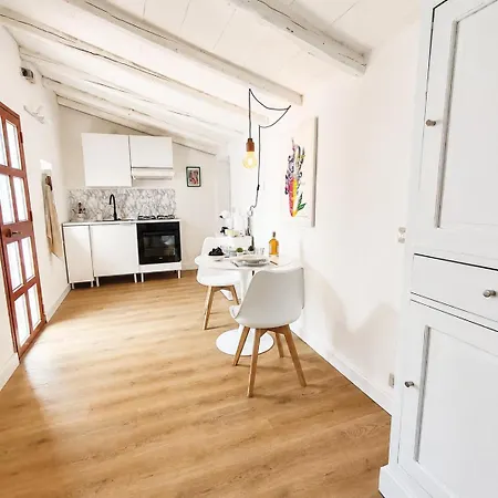 Sikelia Apartamento *